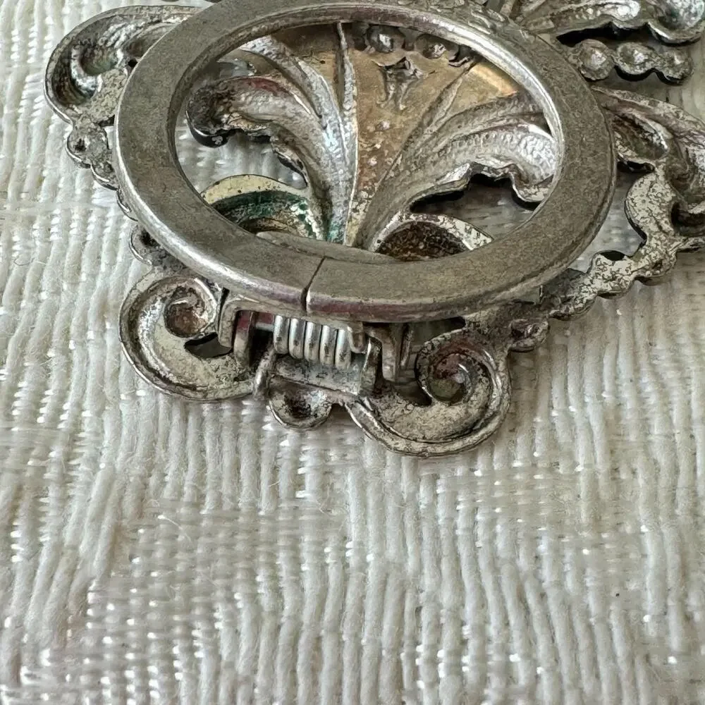 Acanthus Pot Metal Signed Scarf Clip Floral 1970’s Silver Color Steelcut Style
